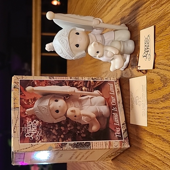 Precious Moments This Land Is Our Land Figurine - Picture 2 of 9